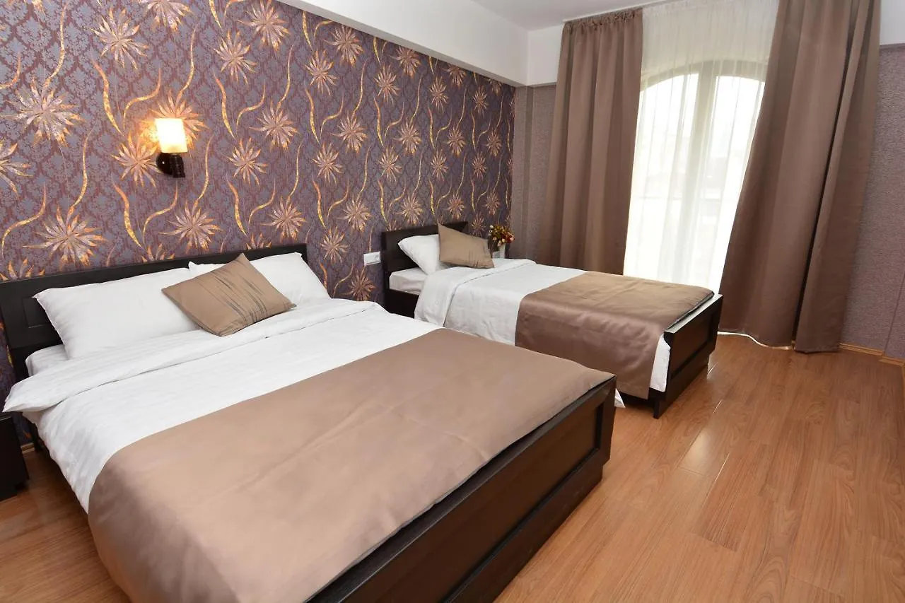 Granada Hotel And Restaurant ティビリシ 3*,